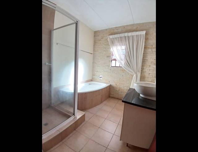 2 BEDROOM TOWNHOUSE FOR SALE IN SASOLBURG EXT 23